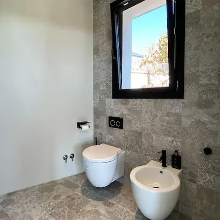 Luxury ***** *