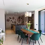 Villa Luxury ***** *