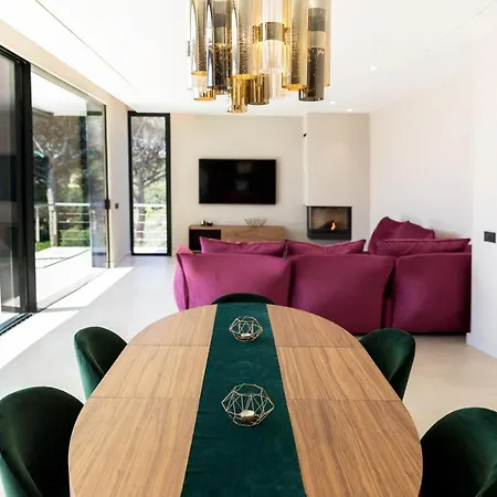 Luxury ***** וילה