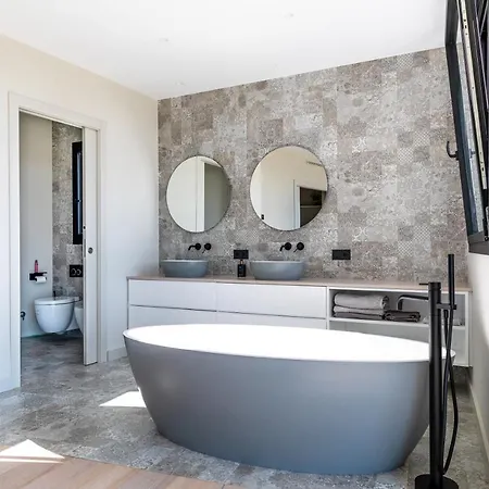 Luxury ***** * פלטחה ד'ארו