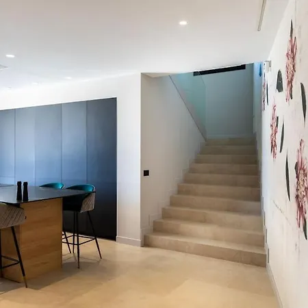 Luxury ***** פלטחה ד'ארו