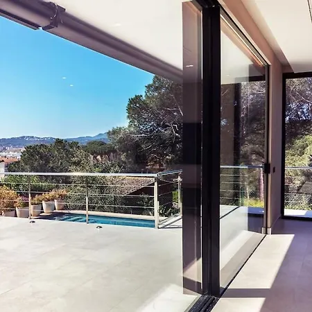 Luxury ***** פלטחה ד'ארו