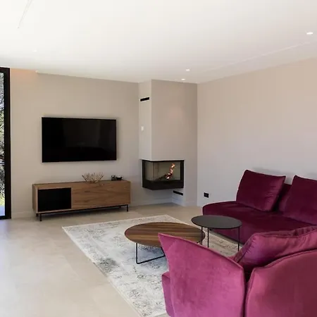 Luxury ***** וילה