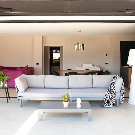 Luxury ***** * פלטחה ד'ארו